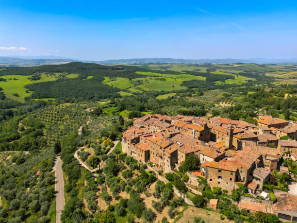 istock Castelmuzio Tuscan town from drone 1528006324