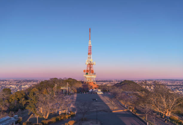 istock Sunlit Tokyo Tower: A Beacon Amidst the Metropolis，Shonan Daira，Japan 1528341878