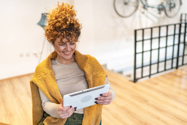 istock Young woman at coffee shop 1528349899