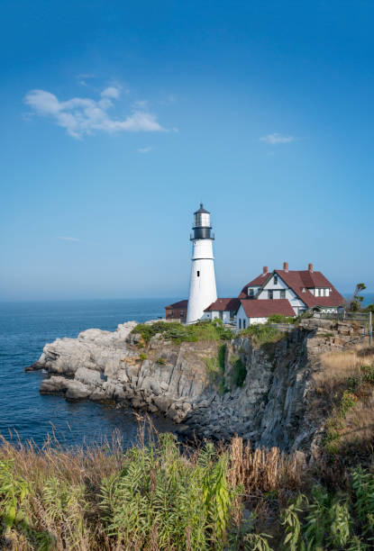 portland head light, historischer leuchtturm in cape elizabeth, maine, neuengland usa - maine lighthouse york maine new england stock-fotos und bilder