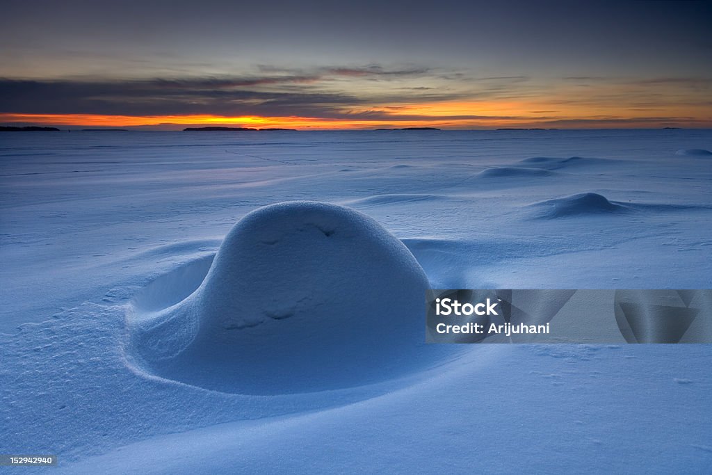 Snowy matin dans la plage de Helsiniki, Finlande - Photo de Aube libre de droits