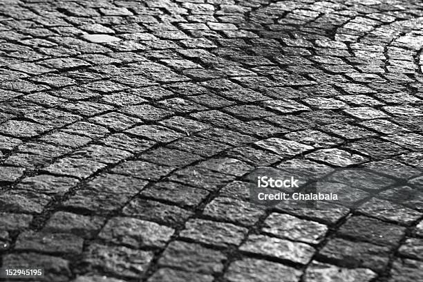 Cobblestones - Fotografias de stock e mais imagens de Abstrato - Abstrato, Antigo, Ao Ar Livre