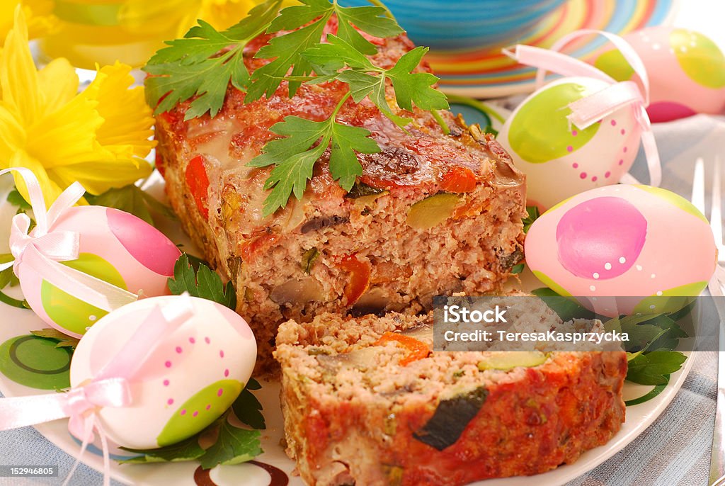 meatloaf con verdure per Pasqua - Foto stock royalty-free di Arrosto - Cibo cotto