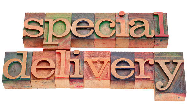 consegna speciale in rilievografia tipo - letterpress special wood text foto e immagini stock