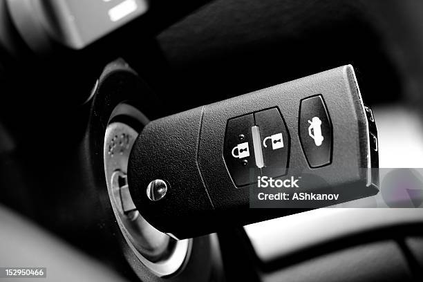 Chiave Auto In Blocco Di Accensione - Fotografie stock e altre immagini di Accensione - Accensione, Aprire una serratura, Automobile