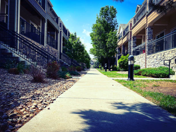 istock Peaceful neighborhood 1529524451