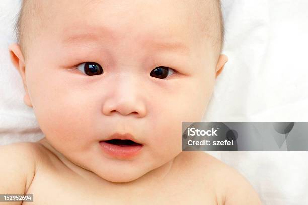 Bebé Niño Asiático Foto de stock y más banco de imágenes de 6-11 meses - 6-11 meses, Alegre, Asiático de Asia sudoriental