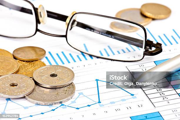 Analyse Businessberichte Stockfoto und mehr Bilder von Analysieren - Analysieren, Bankgeschäft, Brille