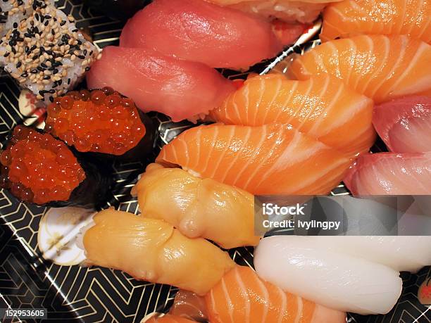 Photo libre de droit de Assortiment De Sushi banque d'images et plus d'images libres de droit de Aliment - Aliment, Aliment cru, Asie