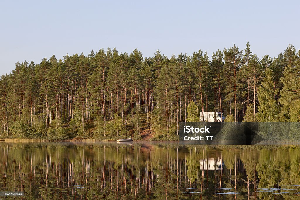 Forest Lake - Photo de Camping-car libre de droits