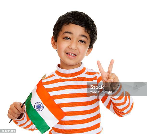 Sorridente Criança Pequena Dá Uma Bandeira Da Índia E Flashes Vitória - Fotografias de stock e mais imagens de 12-15 Meses