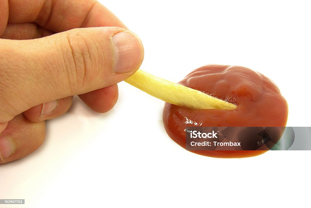 Chip de ketchup com as Mãos - Royalty-free Batata Frita - Lanche Foto de stock