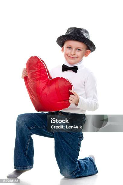 Süße Junge Mit Roten Herz Stockfoto und mehr Bilder von Erwachsene Person - Erwachsene Person, Fotografie, Geben