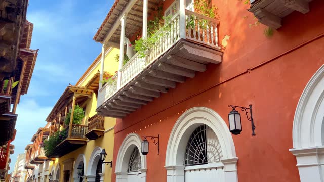 Colorful houses with colonial architecture in the city of Cartagena, Colombia