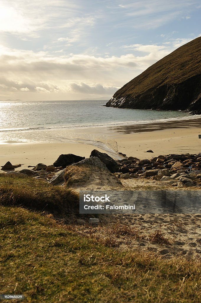 Achill Keem playa de la isla - Foto de stock de Acantilado libre de derechos