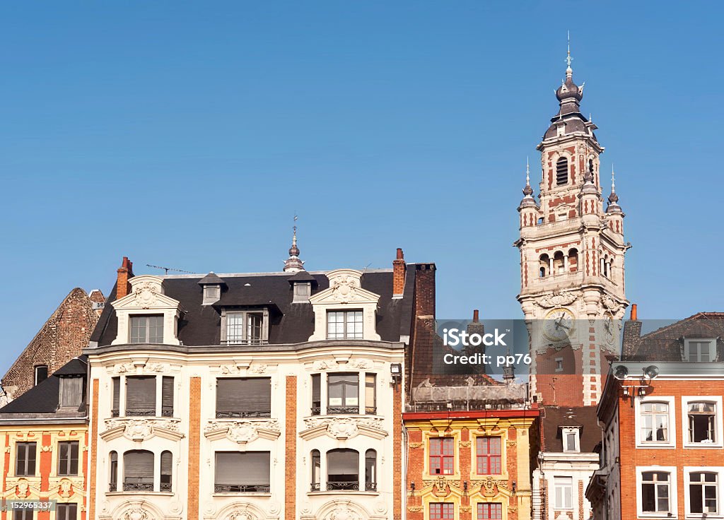 Belfry と建物のメイン広場の Lille -フランス - 鐘楼のロイヤリティフリーストックフォト