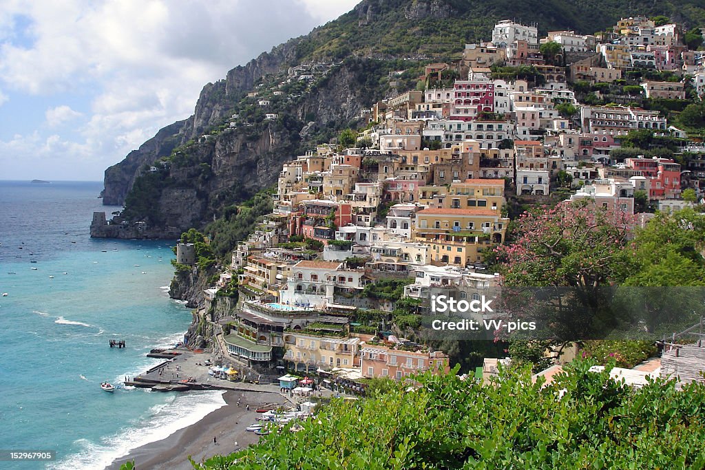 Positano en la costa de Amalfi - Foto de stock de Italia libre de derechos