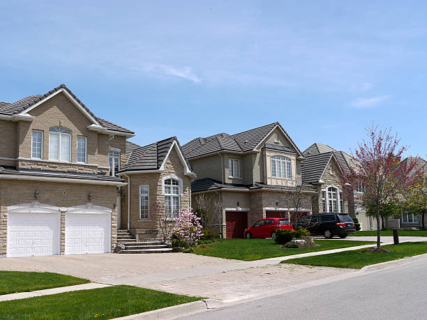 istock Suburban street 152971464