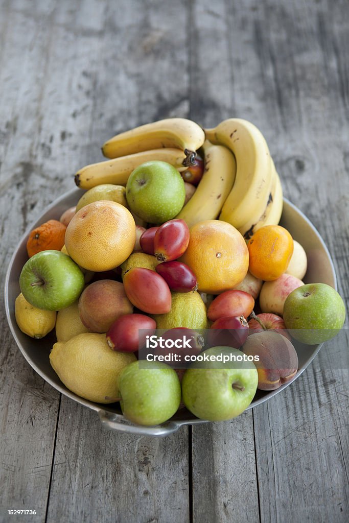 Cesto di frutta - Foto stock royalty-free di Alimentazione sana