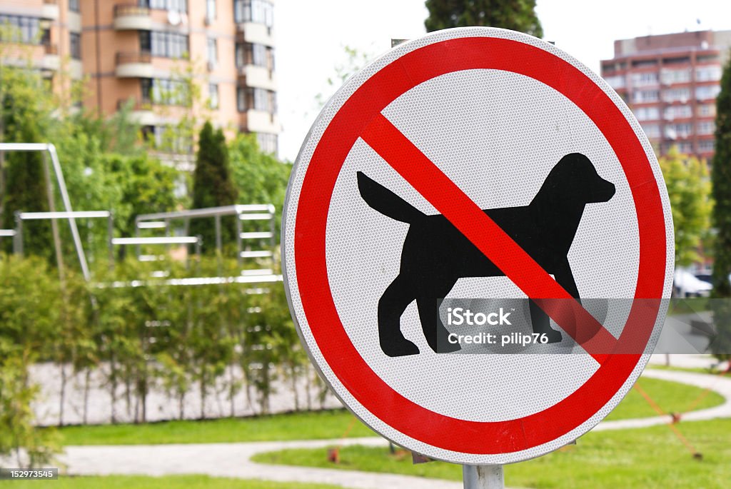 Panneau chiens non autorisés - Photo de Arbre libre de droits