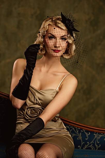 istock Beautiful woman retro portrait 152973686
