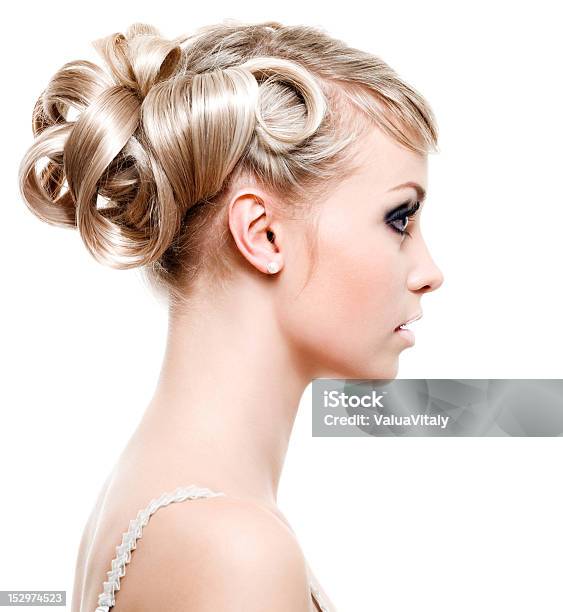 패션 현대적이다 헤어스타일 곱슬 머리에 대한 스톡 사진 및 기타 이미지 - 곱슬 머리, 금발 머리, 긴 곱슬 머리