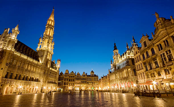 grand place di bruxelles, belgio-paesaggio urbano - brussels belgium arranging majestic foto e immagini stock