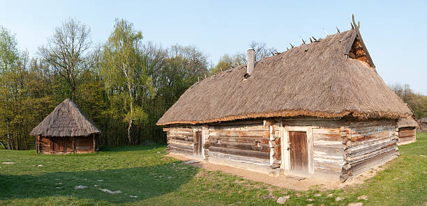istock Ukrainian hut in the spring 152975808