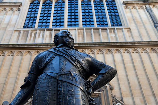 Statue Oxford Earl of Pembroke Statue at heart of the Bodleian Library, earl of pembroke stock pictures, royalty-free photos & images