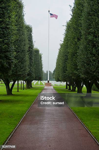 Cementerio Estadounidense En La Sala Normandy Beach Francia Foto de stock y más banco de imágenes de Bandera estadounidense