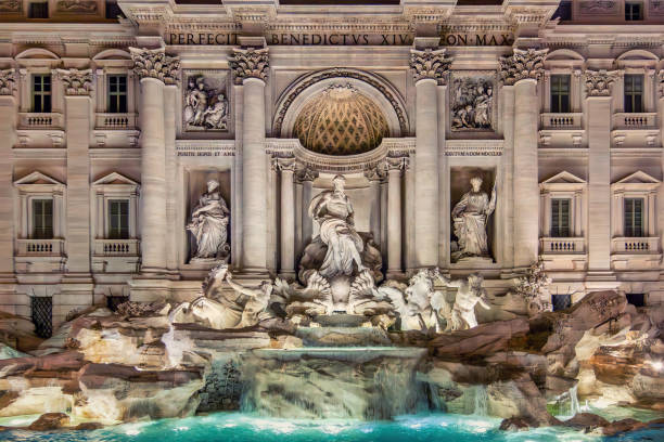 밤의 트레비 분수(trevi fountain): 조명이 켜진 웅장함의 매혹적인 광경. - italy rome neptune roman mythology 뉴스 사진 이미지
