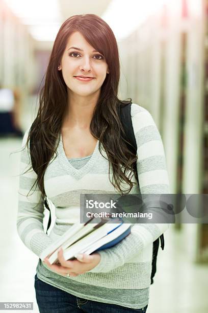 Gemischtes College Student Stockfoto und mehr Bilder von Attraktive Frau - Attraktive Frau, Bibliothek, Bildung