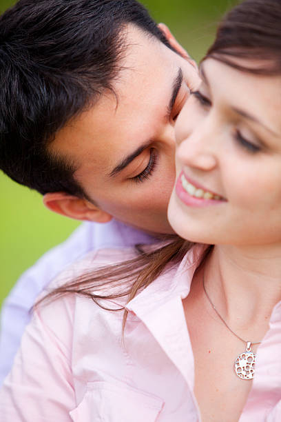 istock Kissing couple 152982712