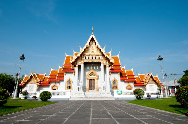 istock Beautiful Thai Temple in Bangkok 152992658