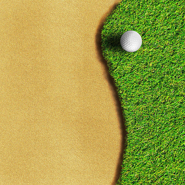 golf ball on green grass field - golf course fotografías e imágenes de stock