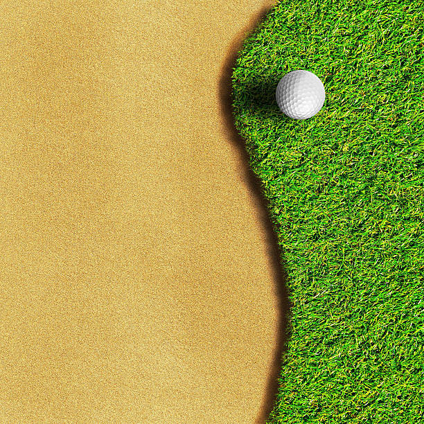 pallina da golf con erba verde campo - golf golf course grass golf ball foto e immagini stock