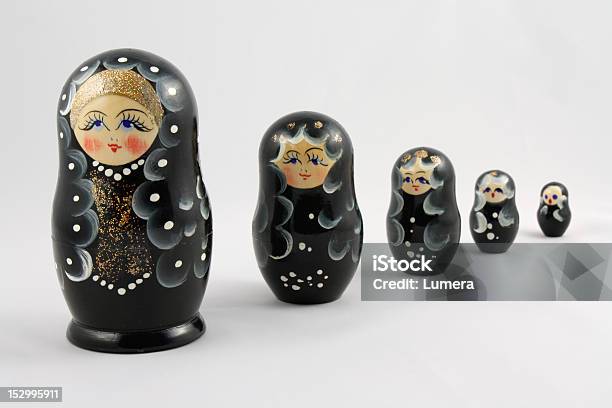 블랙 바부슈카 Dolls 팀 흰색 배경 개념에 대한 스톡 사진 및 기타 이미지 - 개념, 개념과 주제, 검은색