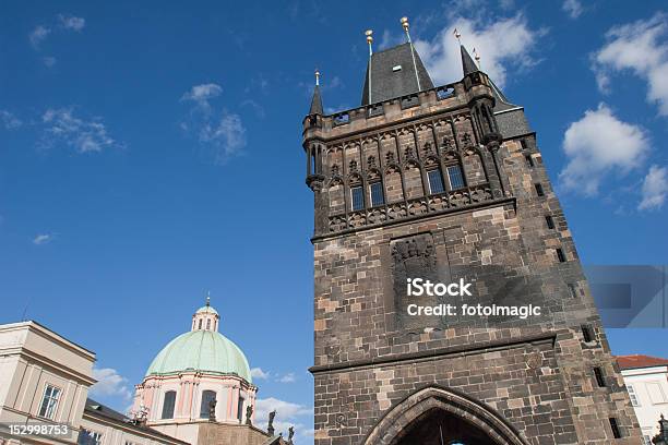 Turm Der Charles Brücke Prag Stockfoto und mehr Bilder von Architektur - Architektur, Aufnahme von unten, Bogen - Architektonisches Detail