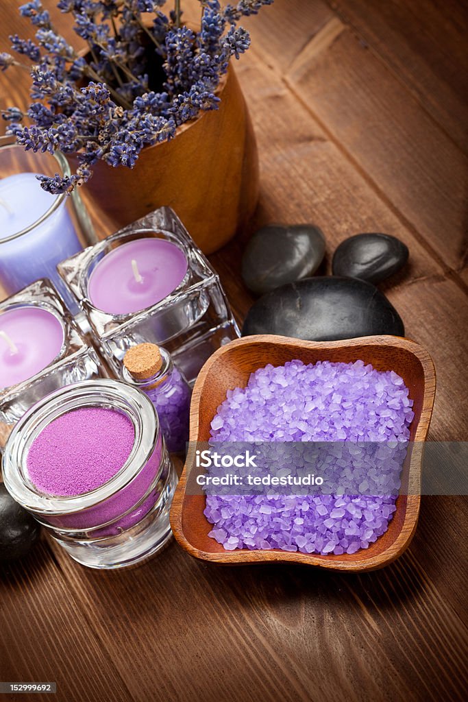 Tratamento corporal de lavanda minerais - Foto de stock de Aromaterapia royalty-free