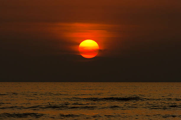 istock Sunset On The Sea 153002961