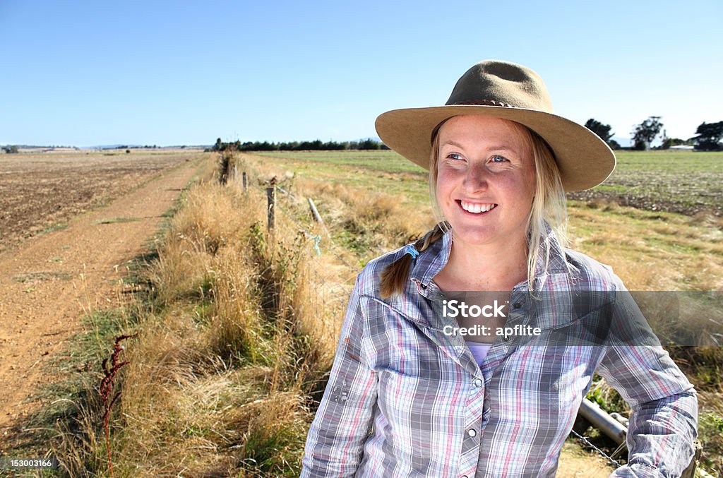 Fille de la campagne - Photo de Chapeau Akubra libre de droits