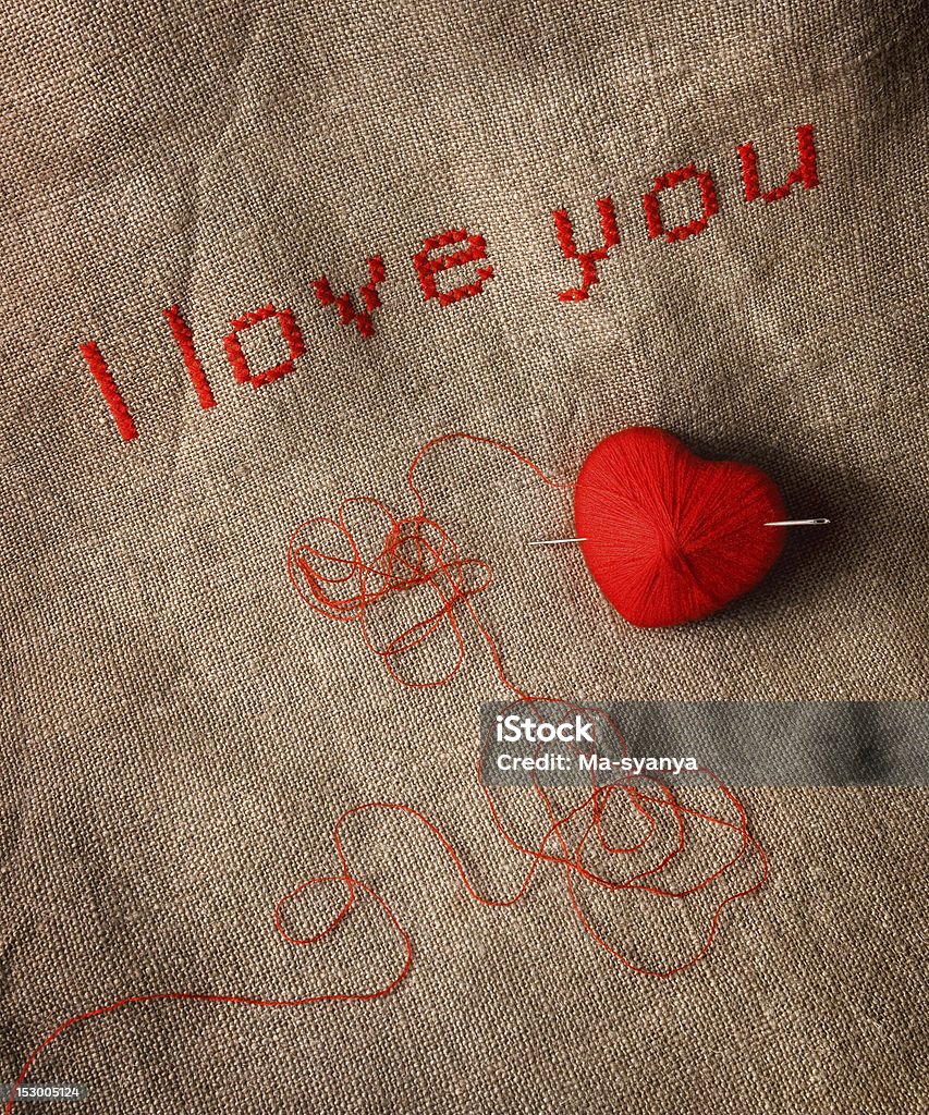 Cross stich'I love you'com bola de malha - Foto de stock de Agulha royalty-free