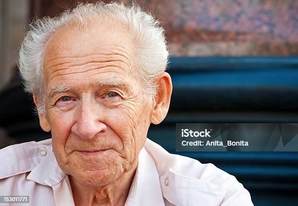 Fröhlich Alter Mann Stockfoto und mehr Bilder von Senioren - Männer - Senioren - Männer, Alter Erwachsener, Porträt