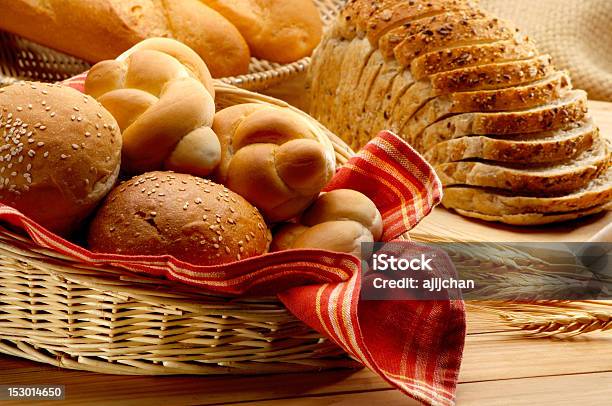 Запеченные Продукты — стоковые фотографии и другие картинки Пекарня - Пекарня, Хлеб, Батон