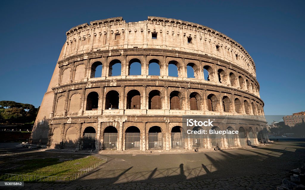 Il Colosseo, Roma - Foto stock royalty-free di Cielo sereno