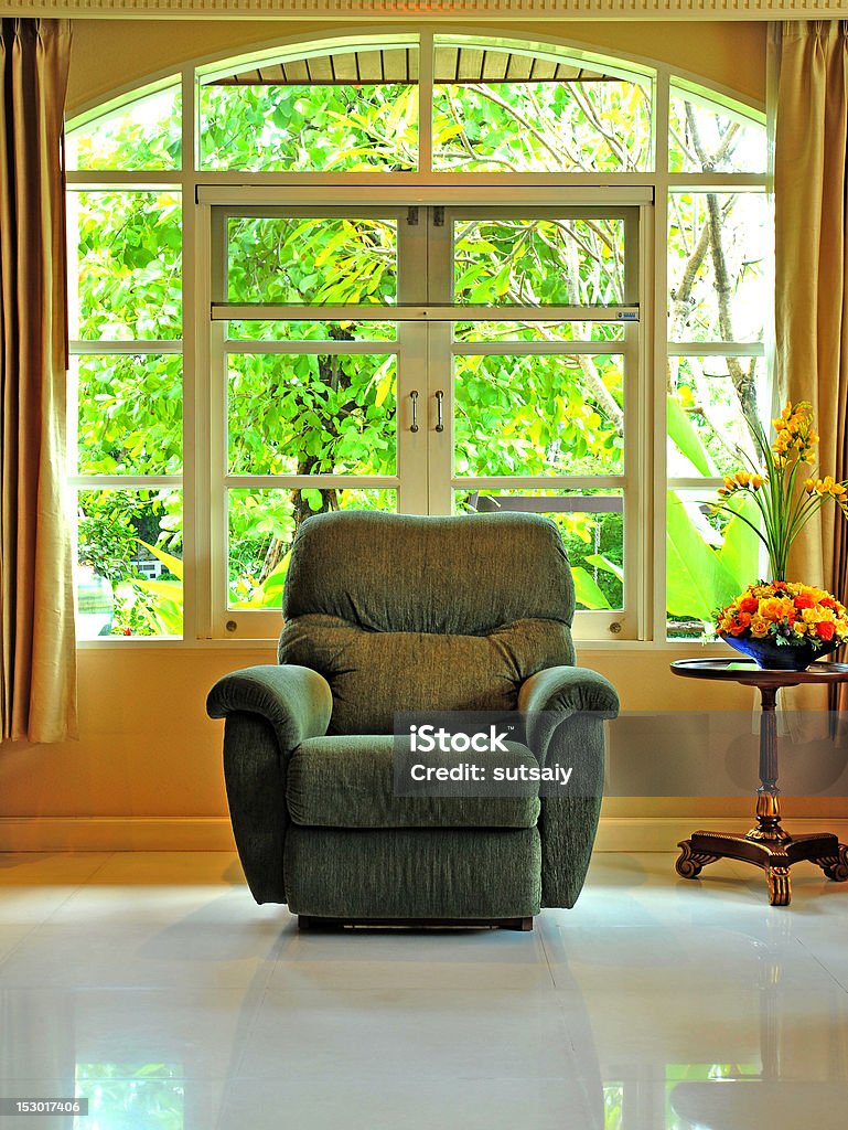 Sala de estar com cadeiras - Foto de stock de Apartamento royalty-free