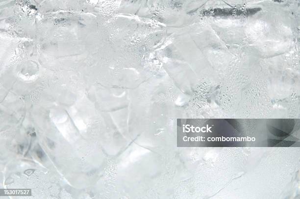 Cubos De Gelo - Fotografias de stock e mais imagens de Bebida - Bebida, Branco, Cheio