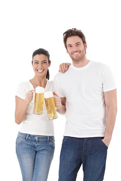 coppia felice ridendo di quel fastidioso tintinnio occhiali - laughing women shirt vertical foto e immagini stock