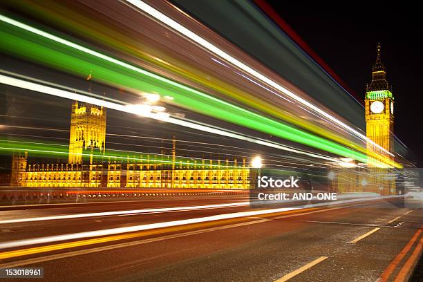 Big Ben De Londres Con Luces De Bus Entrante Foto de stock y más banco de imágenes de Abstracto - Abstracto, Aire libre, Anochecer