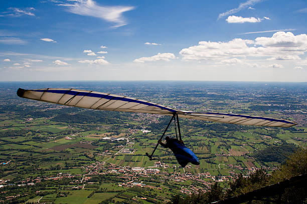 istock hang-gliding's departure 153019552